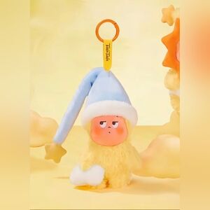 ☆SOLD☆ POP MART: We are Twinkle Twinkle Plush Pendant : Little Yawn